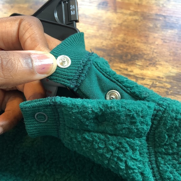 PLUSH BABY LONG SLEEVE SWEATER(6-9m)!! - Picture 4 of 7